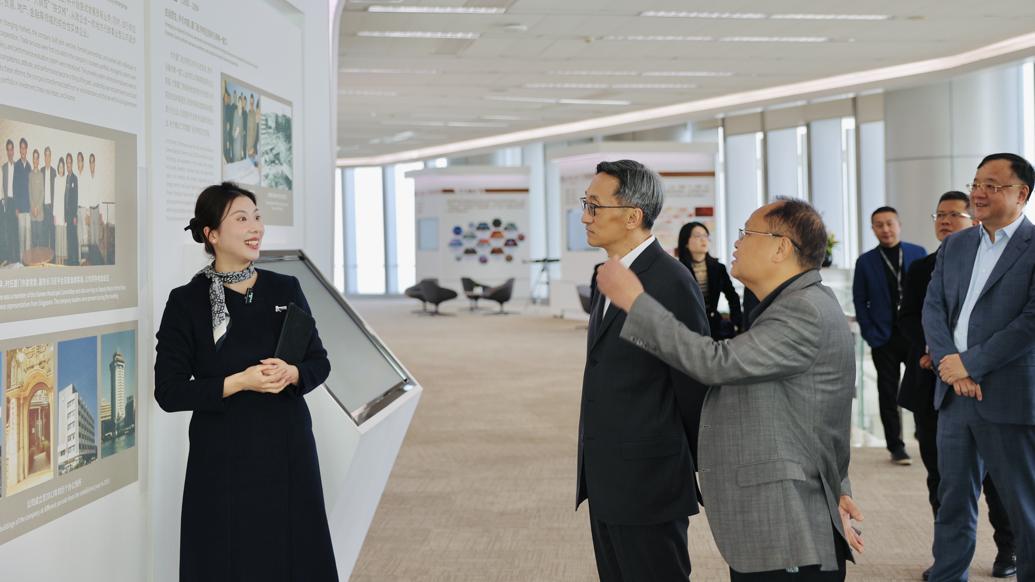 1740100998803382.jpg 銀行.jpg